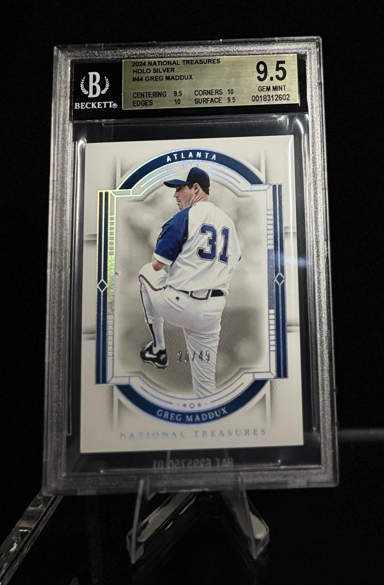 PANINI National Treasures Greg Maddux /49 BGS 9.5